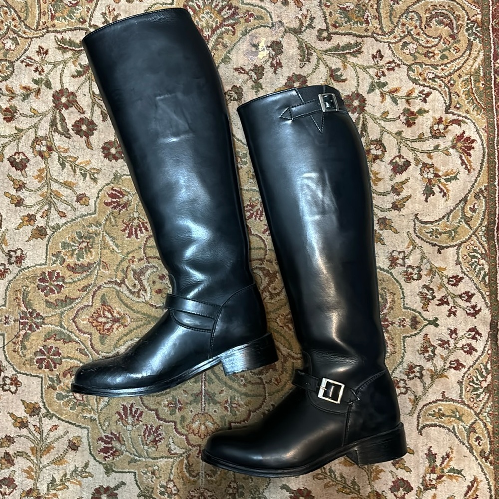 $65 OR BEST OFFER…Women’s black leather equestrian riding boots
